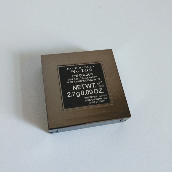 Burberry eyeshadow in 102 Pale Barley - Picture 3 of 3